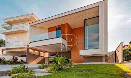 Casa de Condomínio para venda em Granja Viana de 535.00m² com 5 Quartos, 5 Suites e 6 Garagens
