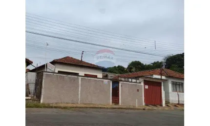 Casa para venda em Vila Rodini de 414.00m² com 6 Quartos e 2 Garagens