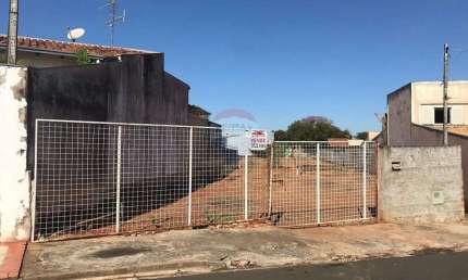 Terreno à venda na Rua Glicério, 240, Vila São José, Lins