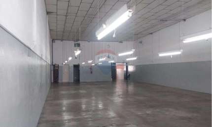 Galpão / Depósito / Armazém para alugar em Jardim Ipiranga de 341.64m² com 3 Garagens