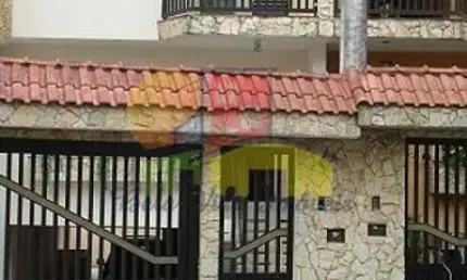 Sobrado para venda em Centro de 364.00m² com 4 Quartos, 2 Suites e 6 Garagens