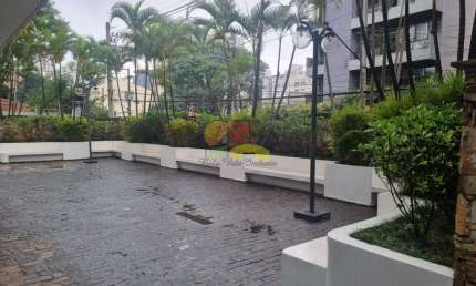 Apartamento para alugar em Centro de 228.00m² com 4 Quartos, 2 Suites e 3 Garagens