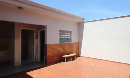 Casa para alugar em Vila Rezende de 242.15m² com 3 Quartos, 1 Suite e 4 Garagens