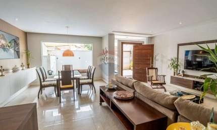 Casa para venda em Taquara de 161.00m² com 4 Quartos, 1 Suite e 2 Garagens