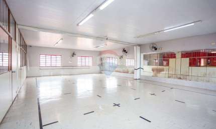 Prédio Comercial para venda em Hugo Lange de 367.00m² com 3 Quartos e 2 Garagens