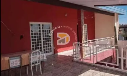 Sobrado para venda em Jardim Itamaraty de 250.00m² com 3 Quartos, 1 Suite e 3 Garagens