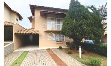 Sobrado para venda em Condomínio Nadege de 210.00m² com 3 Quartos, 1 Suite e 3 Garagens