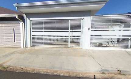 Casa para venda em Parque Fehr de 171.00m² com 3 Quartos, 1 Suite e 2 Garagens
