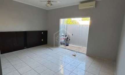 Casa para venda e aluguel em Umuarama de 153.00m² com 3 Quartos, 1 Suite e 2 Garagens
