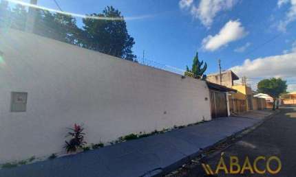 Casa para alugar em Vila Costa Do Sol de 203.00m² com 3 Quartos, 1 Suite e 3 Garagens