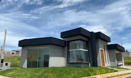 Casa para alugar em Condomínio Village São Carlos Iv de 300.00m² com 3 Quartos, 1 Suite e 2 Garagens
