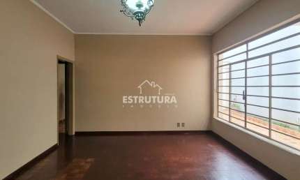 Casa para alugar em Centro de 150.00m² com 3 Quartos, 1 Suite e 3 Garagens