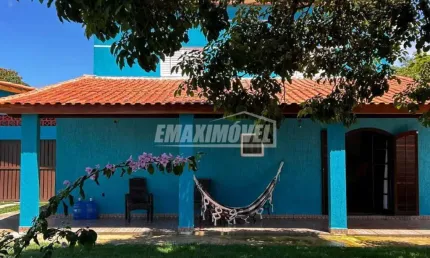 Chácara para alugar em Sem Bairro de 100.00m² com 2 Quartos, 1 Suite e 4 Garagens