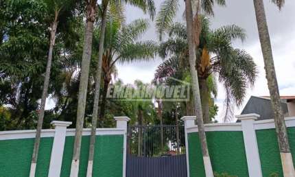 Chácara para venda em Cajuru de 390.00m² com 3 Quartos, 3 Suites e 3 Garagens