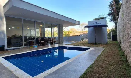 Casa de Condomínio para venda e aluguel em Altos De São Fernando de 300.00m² com 2 Quartos, 1 Suite e 6 Garagens