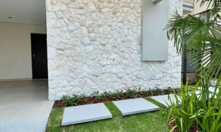 Casa para venda em Residencial Ouroville de 300.00m² com 3 Quartos, 1 Suite e 2 Garagens