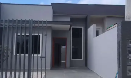 Casa para venda em Gralha Azul de 60.00m² com 3 Quartos, 1 Suite e 2 Garagens