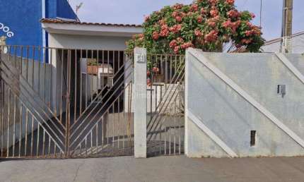 Casa para venda em Jardim Roberto Selmi Dei de 121.00m² com 2 Quartos e 2 Garagens