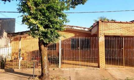 Casa para venda em Jardim Botânico de 177.00m² com 3 Quartos, 1 Suite e 12 Garagens