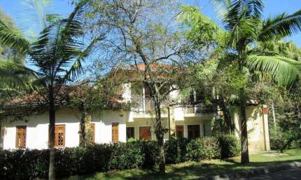 Casa de Condomínio para venda em Granja Viana de 603.00m² com 3 Quartos, 3 Suites e 7 Garagens