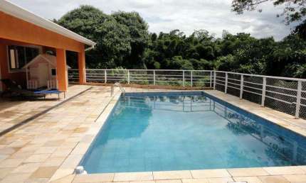 Casa de Condomínio para venda e aluguel em Granja Viana de 640.00m² com 5 Quartos, 5 Suites e 6 Garagens