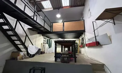 Casa para venda em Granja Viana de 200.00m² com 4 Quartos, 1 Suite e 2 Garagens
