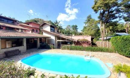 Casa de Condomínio para venda em Granja Viana de 390.00m² com 3 Quartos, 3 Suites e 3 Garagens