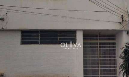 Casa para alugar em Centro de 80.00m² com 3 Quartos e 1 Garagem