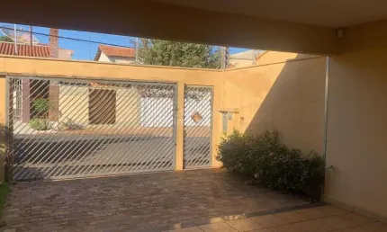 Casa para venda em Vila Independência de 180.00m² com 3 Quartos, 1 Suite e 4 Garagens