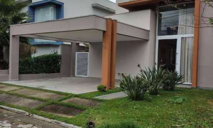 Casa para venda em Botujuru de 160.00m² com 3 Quartos, 3 Suites e 4 Garagens