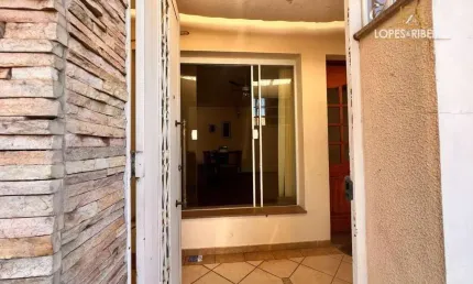 Casa para venda em Centro de 182.00m² com 3 Quartos, 1 Suite e 2 Garagens