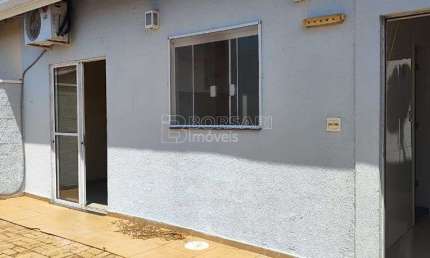 Casa para venda em Jardim Almeida de 81.00m² com 2 Quartos e 2 Garagens