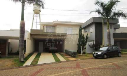 Casa de Condomínio para venda em Vila Xavier (vila Xavier) de 285.00m² com 3 Quartos, 3 Suites e 4 Garagens