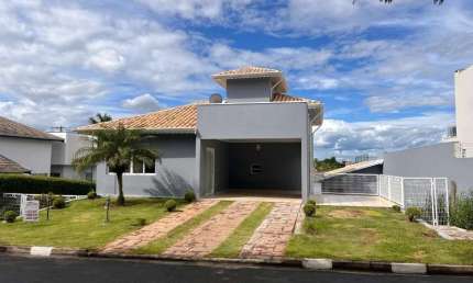 Casa para venda e aluguel em Residencial Dos Lagos de 850.00m² com 3 Quartos, 2 Suites e 4 Garagens