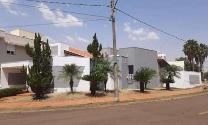Casa de Condomínio para venda em Parque Residencial Damha de 288.00m² com 4 Quartos, 2 Suites e 4 Garagens