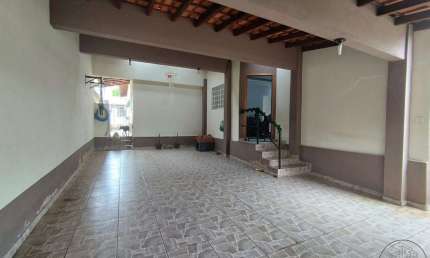 Casa para venda em Centro de 150.00m² com 3 Quartos, 2 Suites e 4 Garagens