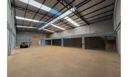 Galpão / Depósito / Armazém para alugar em Esplanada Da Estação de 545.00m²