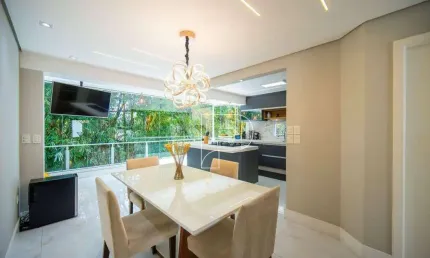 Casa de Condomínio para venda em Granja Viana de 203.00m² com 3 Quartos, 1 Suite e 2 Garagens