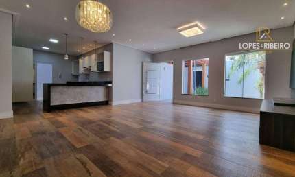 Casa para venda em Jardim Reflorenda de 232.00m² com 4 Quartos, 1 Suite e 2 Garagens
