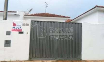 Casa para alugar em Centro de 129.00m² com 1 Quarto