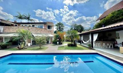 Casa para venda em Recanto Impla de 615.00m² com 4 Quartos, 4 Suites e 6 Garagens