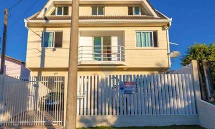 Sobrado para venda em Barreirinha de 186.50m² com 5 Quartos, 1 Suite e 1 Garagem