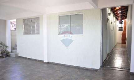 Sobrado para venda em Parque Residencial Braz Cavenaghi de 211.00m² com 3 Quartos e 2 Garagens