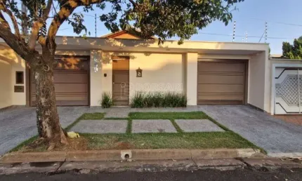 Casa para venda em Vila Harmonia de 310.00m² com 4 Quartos, 1 Suite e 5 Garagens
