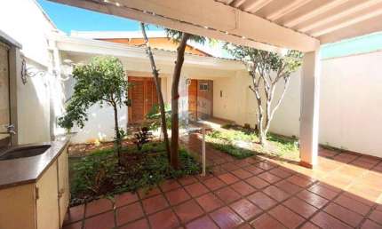 Casa para venda em Centro de 133.00m² com 2 Quartos, 1 Suite e 1 Garagem