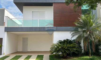 Casa para alugar em Loteamento Dinorá Rosa de 135.85m² com 3 Quartos, 1 Suite e 4 Garagens