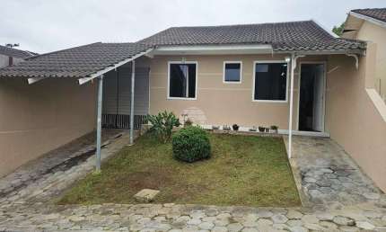 Casa para venda em Embu de 96.00m² com 3 Quartos e 2 Garagens