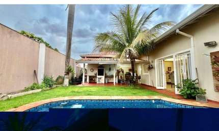 Casa para venda em Ribeirânia de 279.00m² com 3 Quartos, 3 Suites e 4 Garagens