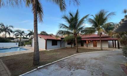 Chácara para alugar em Colinas de Indaiatuba de 1250.00m² com 3 Quartos, 1 Suite e 6 Garagens