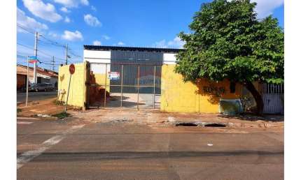Galpão / Depósito / Armazém para venda em Jardim Amanda I de 200.00m² com 4 Garagens